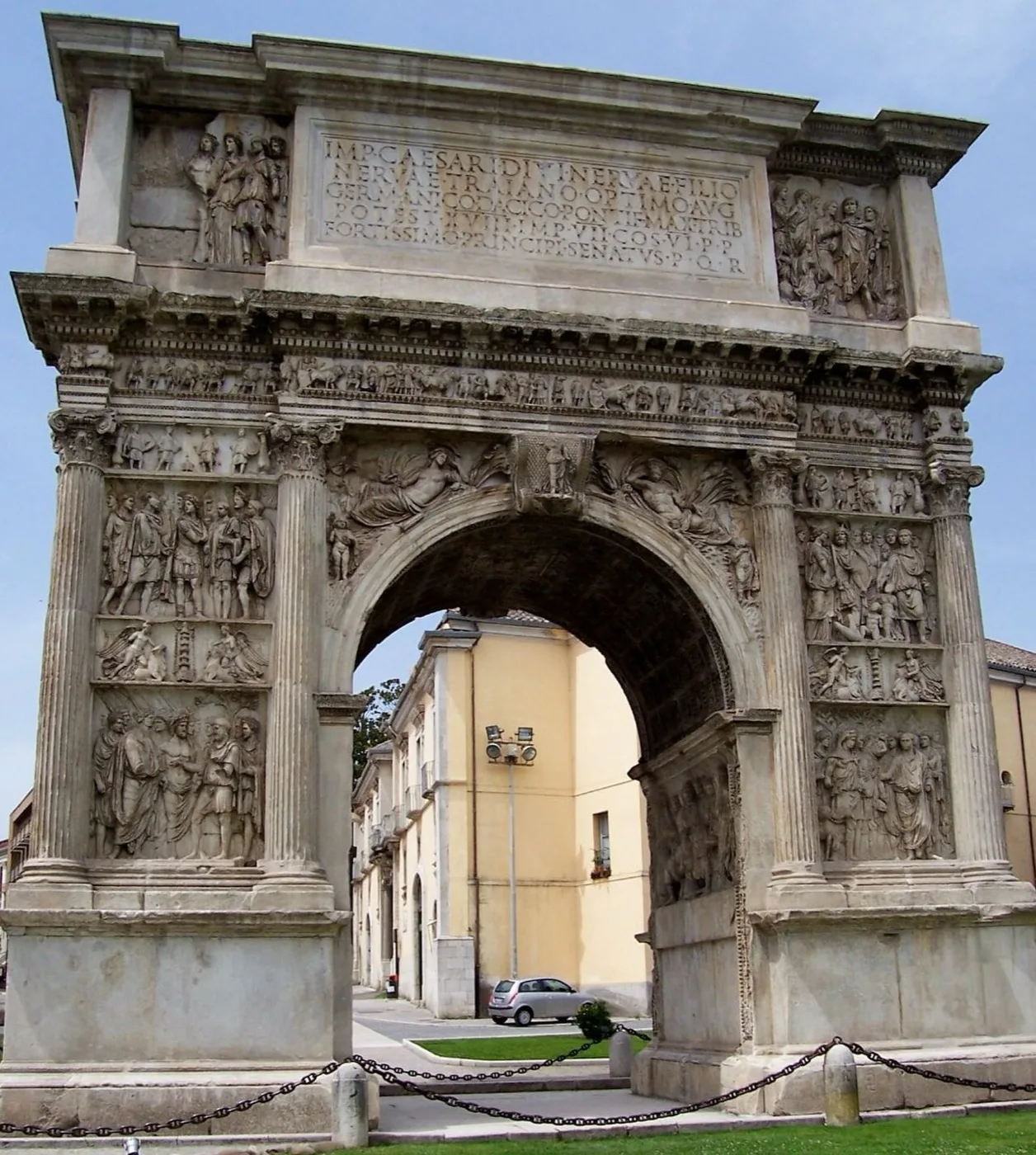 Arco di Traiano — Benevento 6