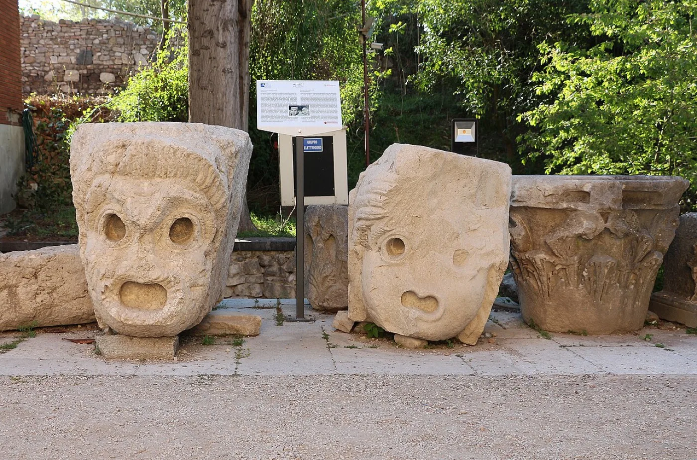 Teatro Romano di Benevento — Benevento 7